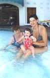 Jessica_Umhlanga_Pool_MomAndGranny.JPG (18524 bytes)