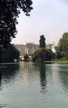 LondonBuckinghamStJames.BMP (675974 bytes)