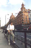LondonHarrods.BMP (637290 bytes)